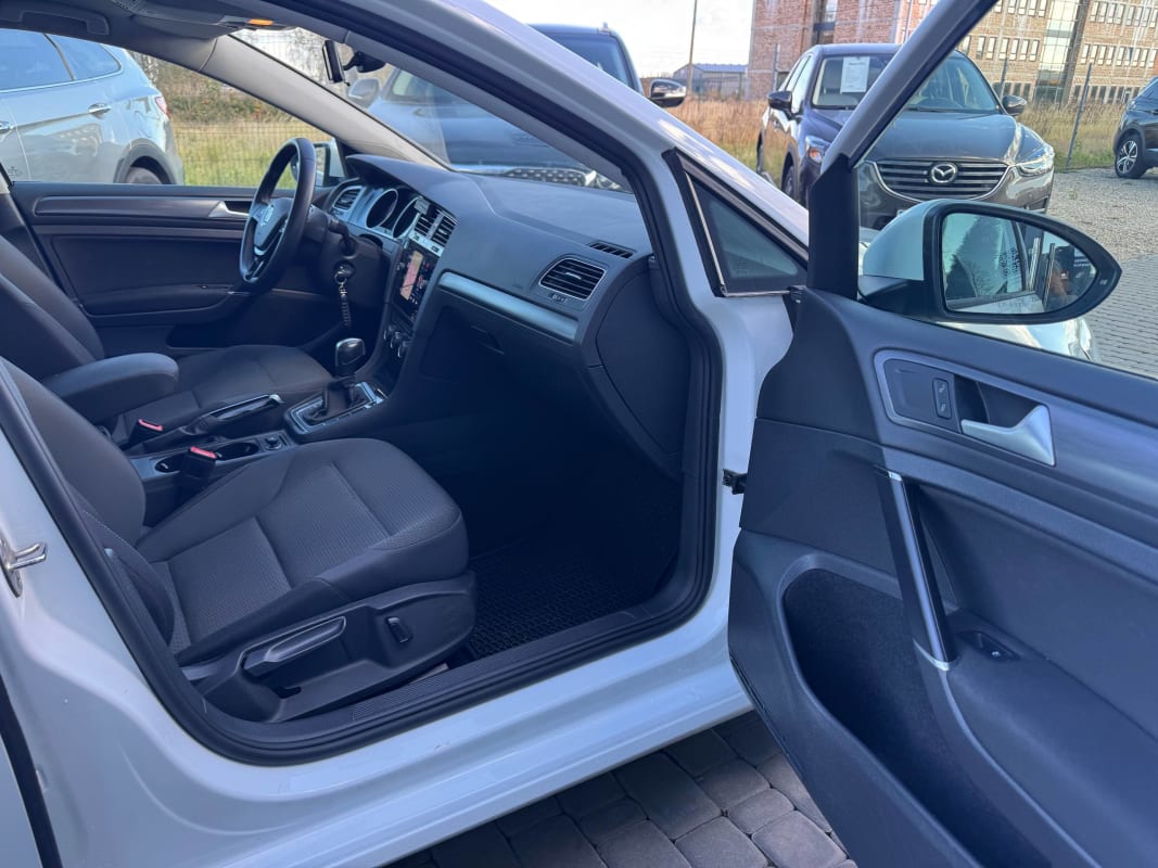 Volkswagen Golf - фото 7