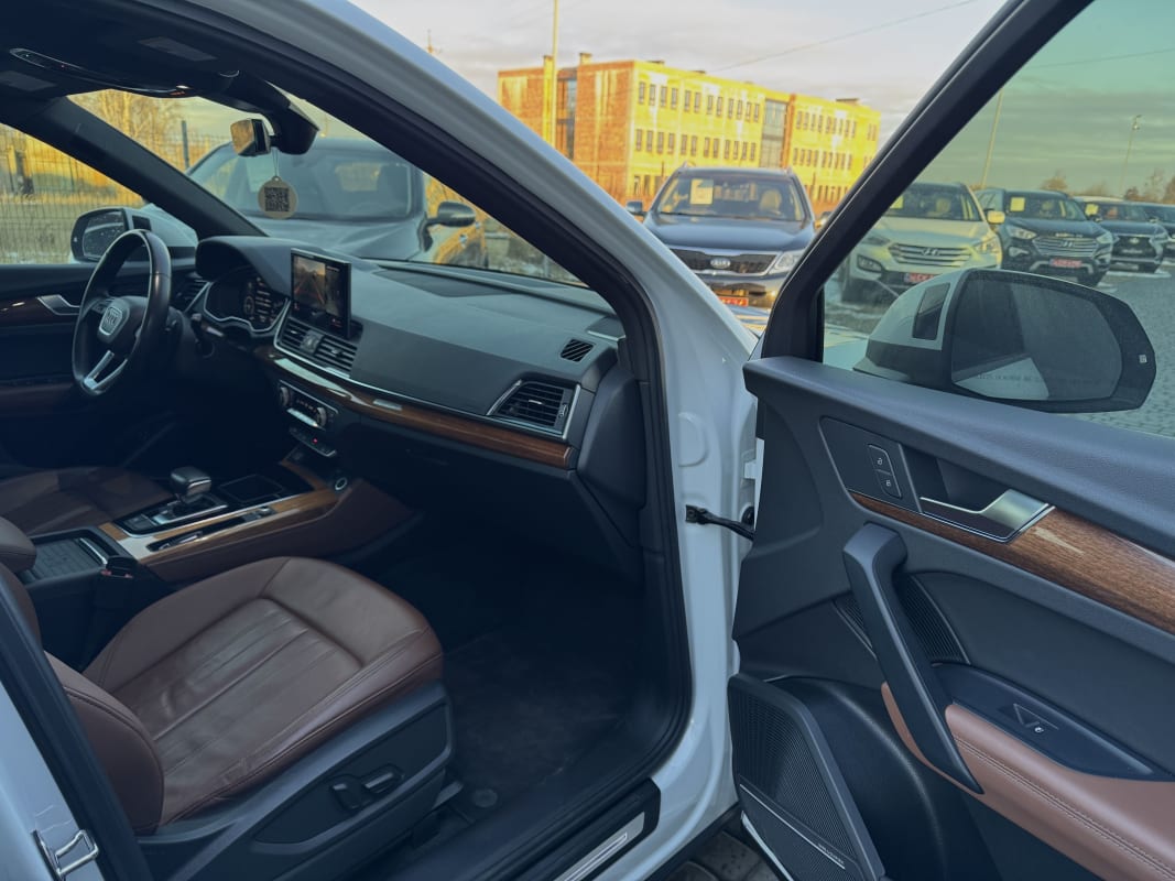 Audi Q5 E-Tron - фото 8