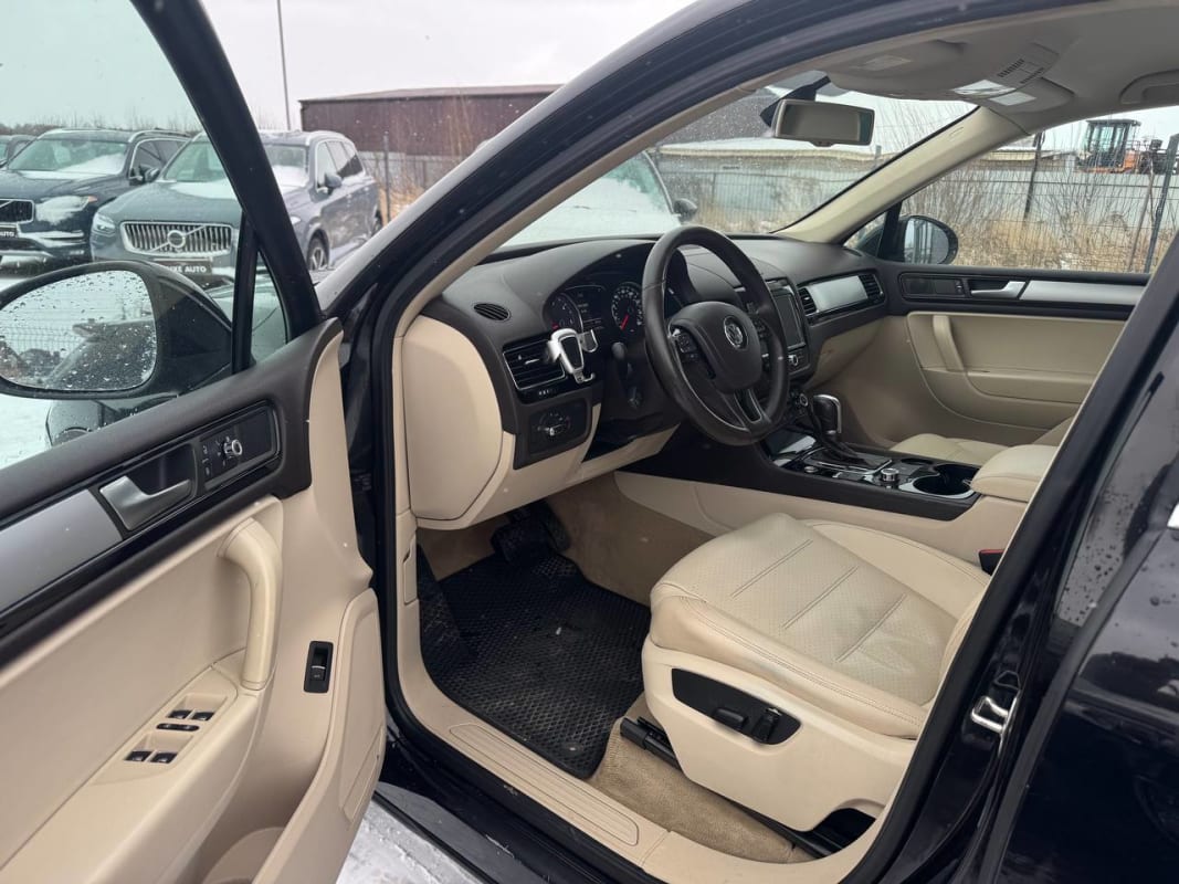 Volkswagen Touareg - фото 7