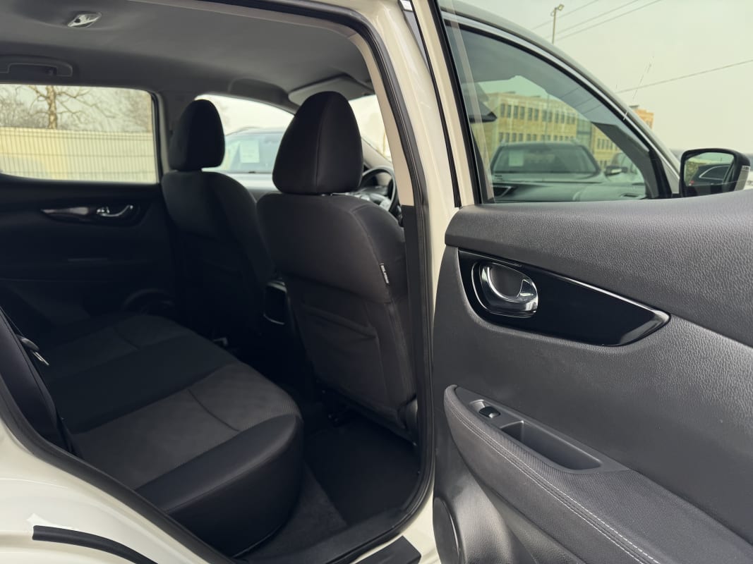 Nissan Qashqai - фото 13