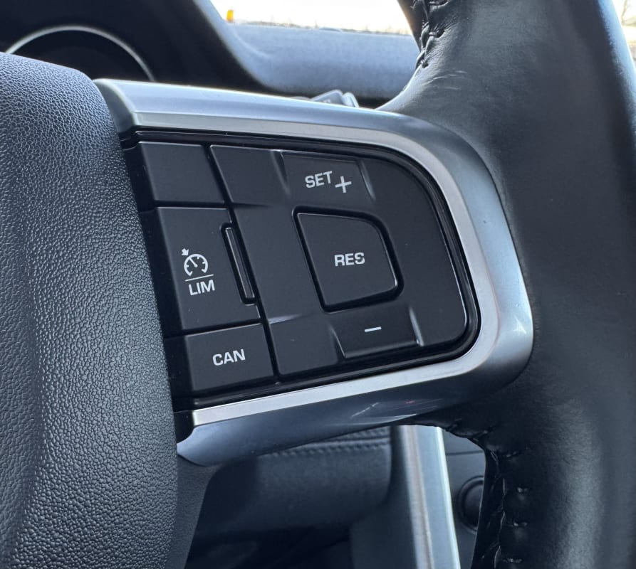 Land Rover Discovery Sport - фото 40