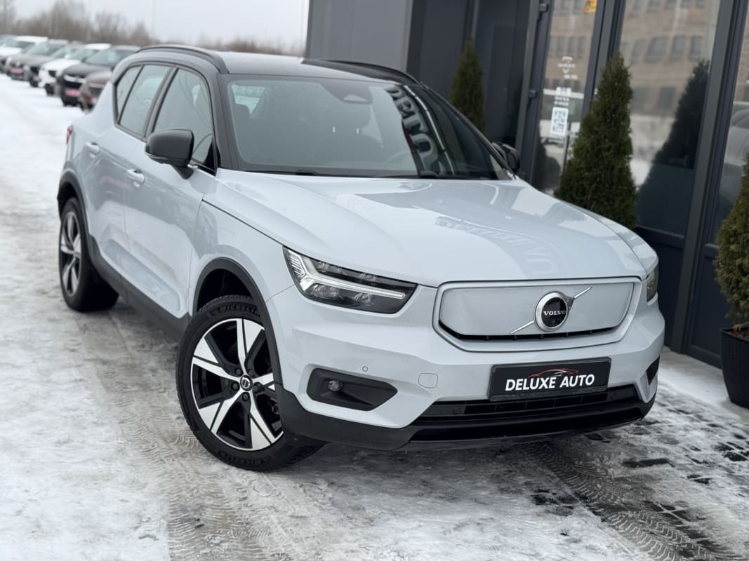 Volvo XC40 - фото 1