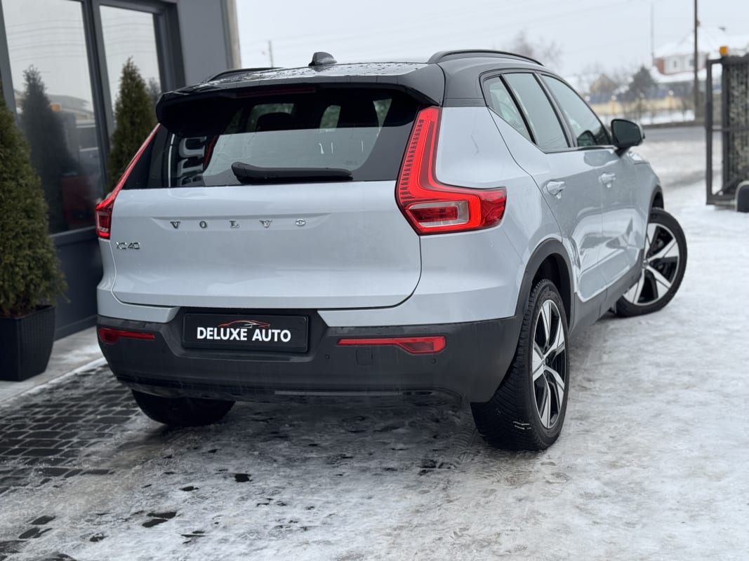 Volvo XC40 - фото 12