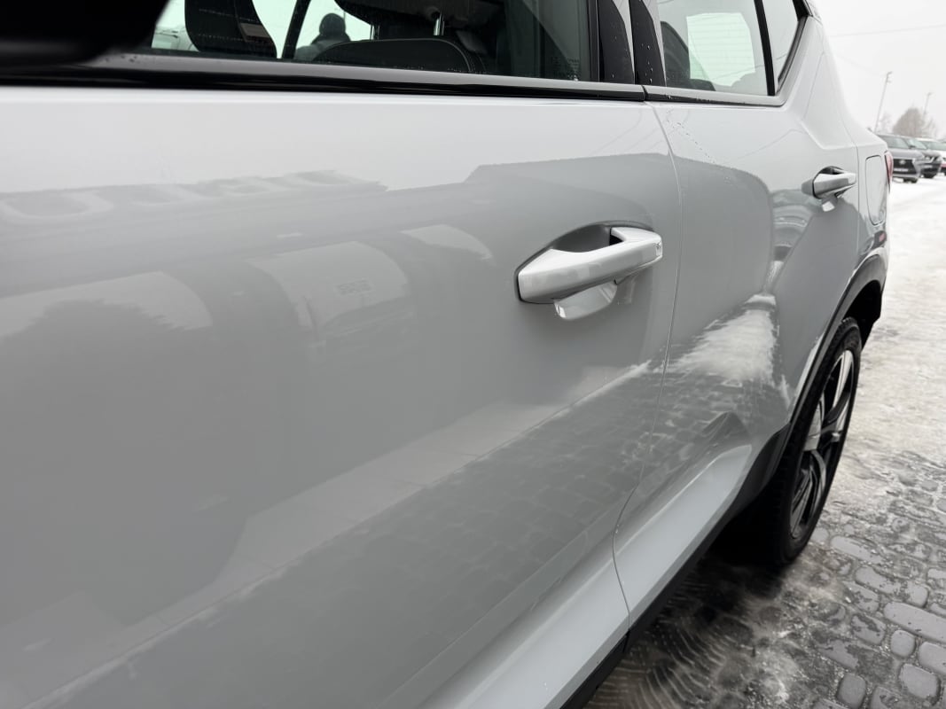 Volvo XC40 - фото 16