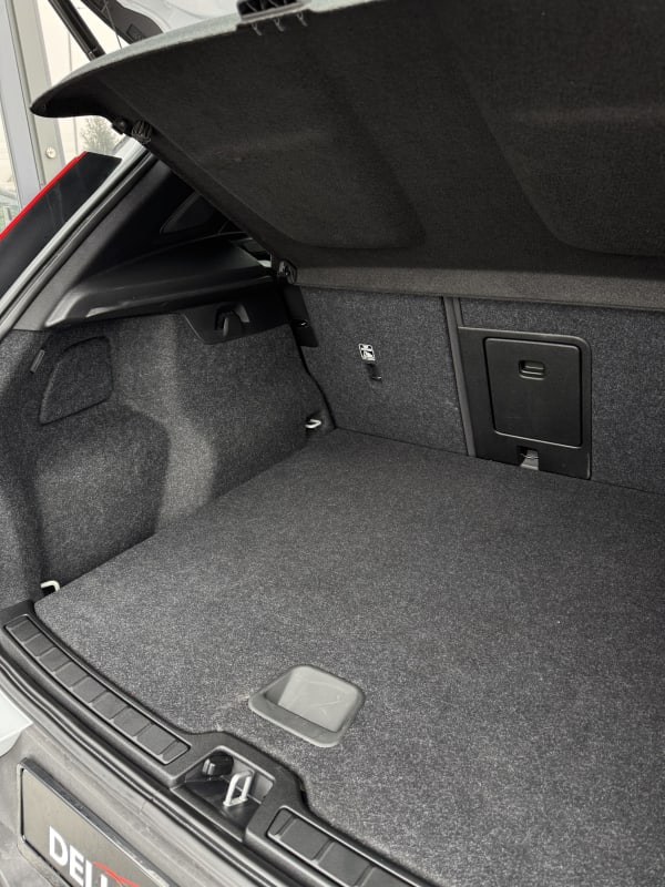 Volvo XC40 - фото 22