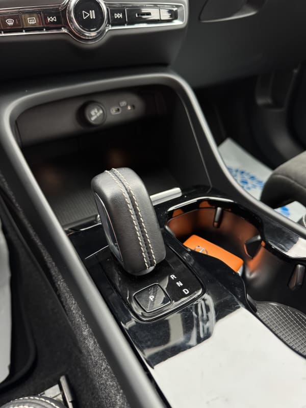 Volvo XC40 - фото 40