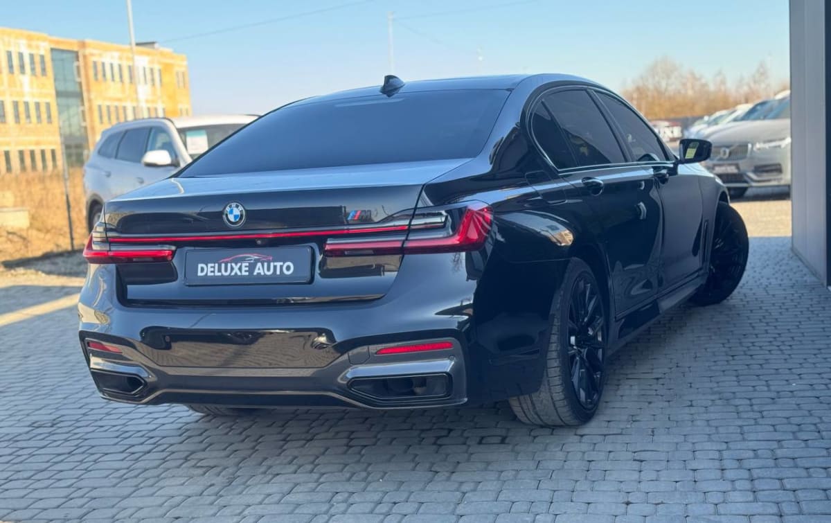 BMW 7 Series 740Li M - фото 3