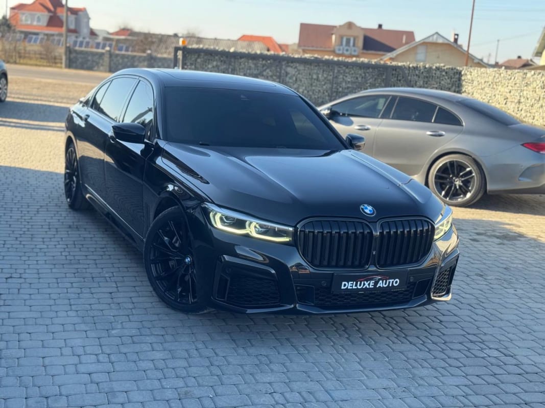 BMW 7 Series 740Li M - фото 1