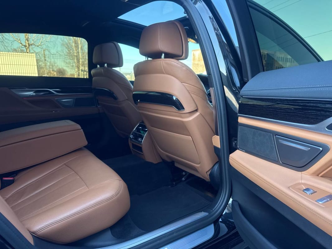 BMW 7 Series 740Li M - фото 7