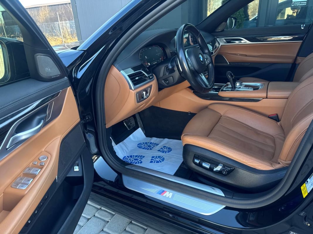 BMW 7 Series 740Li M - фото 6