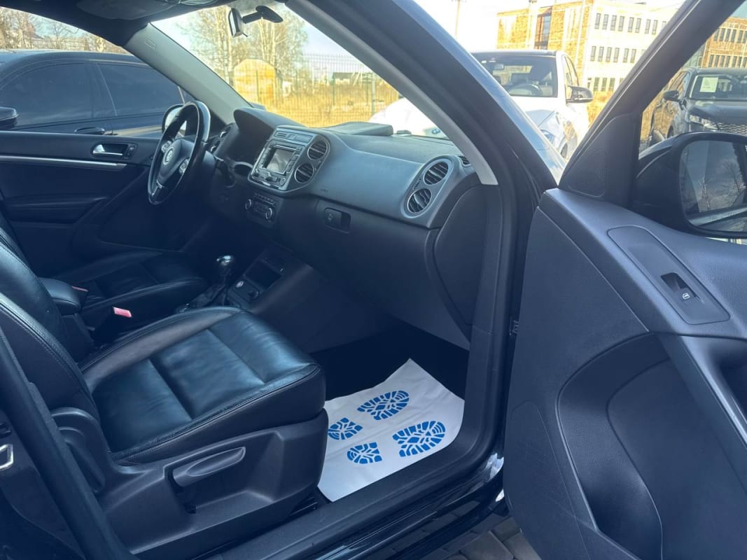 Volkswagen Tiguan - фото 6