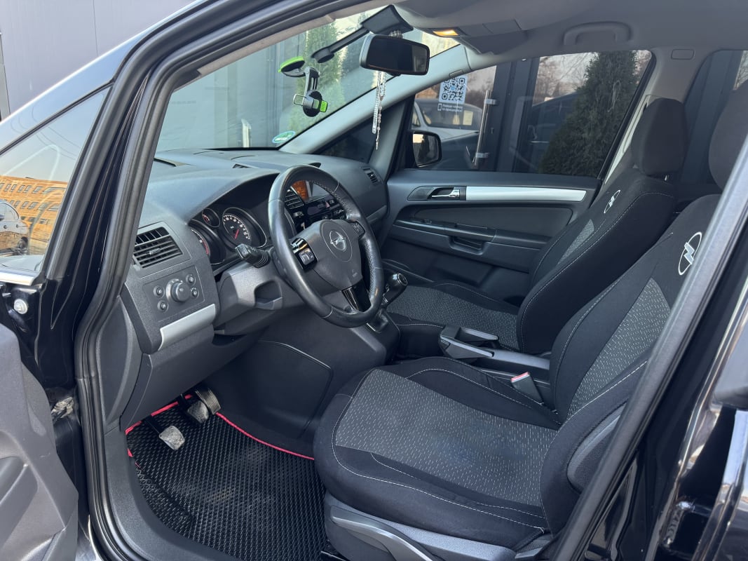 Opel Zafira - фото 5