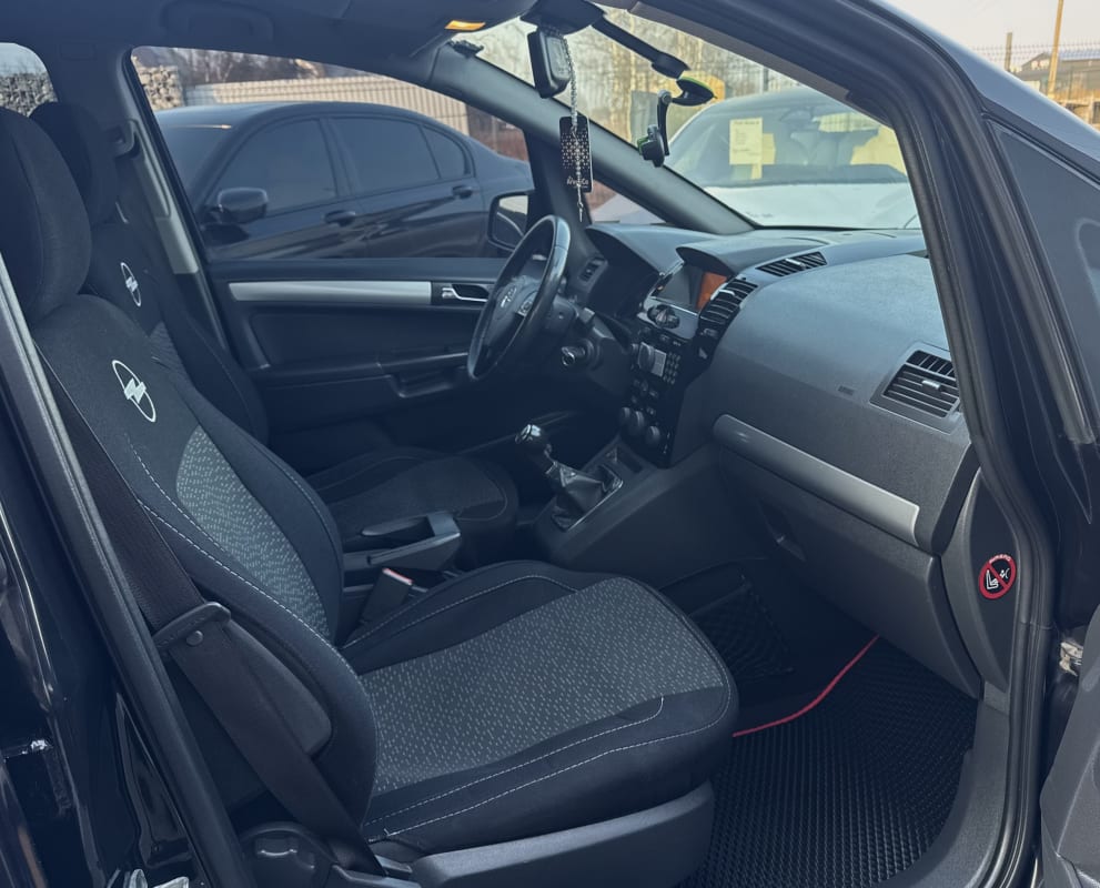 Opel Zafira - фото 6