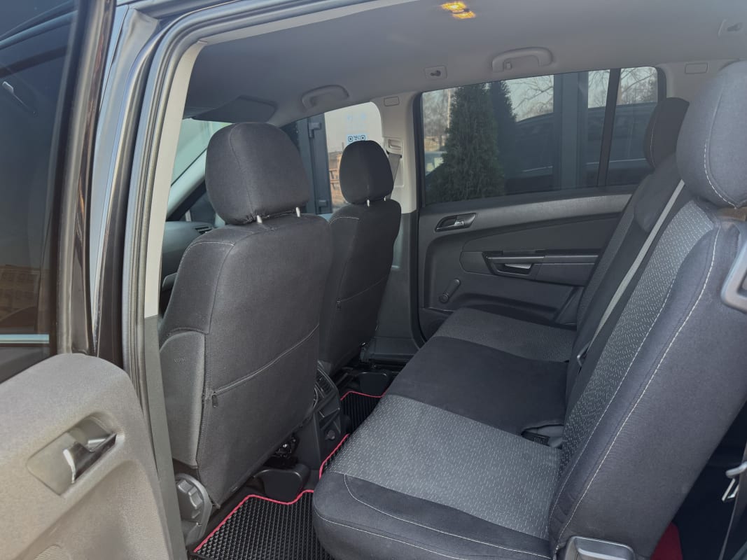 Opel Zafira - фото 8