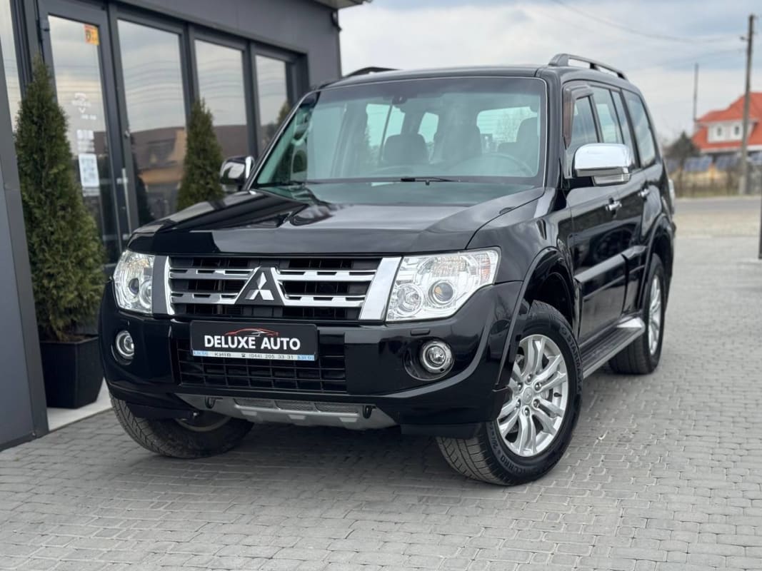 Mitsubishi  Pajero Wagon - фото 1