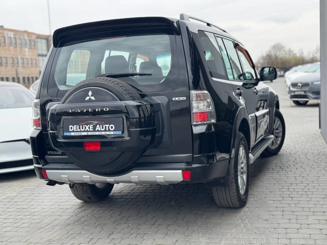 Mitsubishi  Pajero Wagon - фото 2