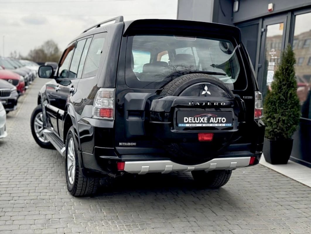 Mitsubishi  Pajero Wagon - фото 3