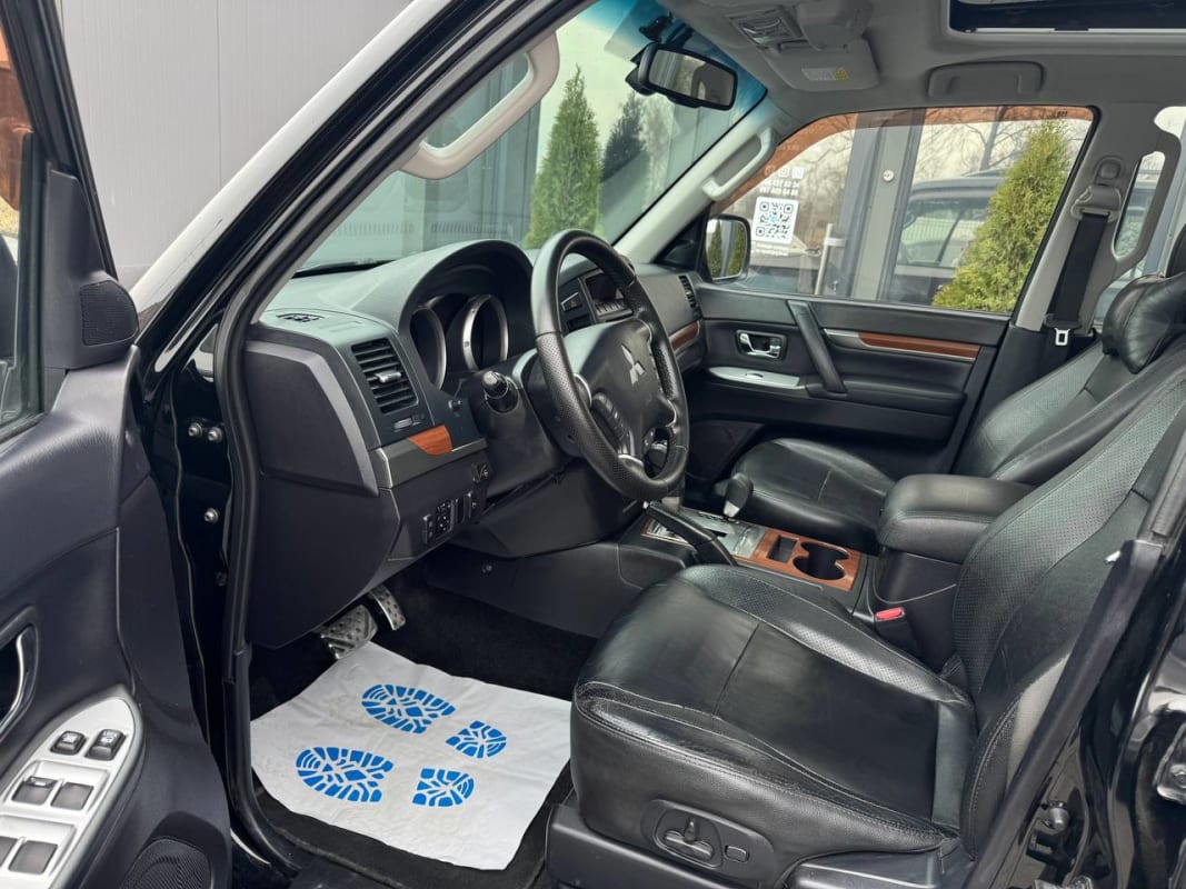 Mitsubishi  Pajero Wagon - фото 7