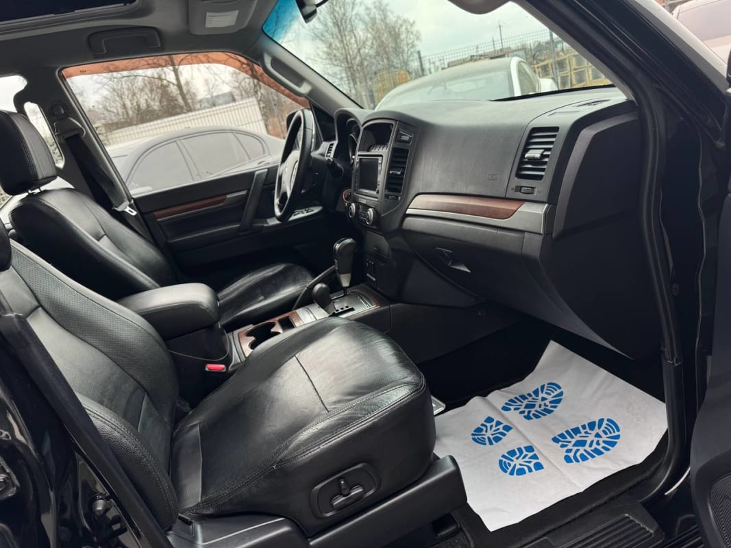 Mitsubishi  Pajero Wagon - фото 8