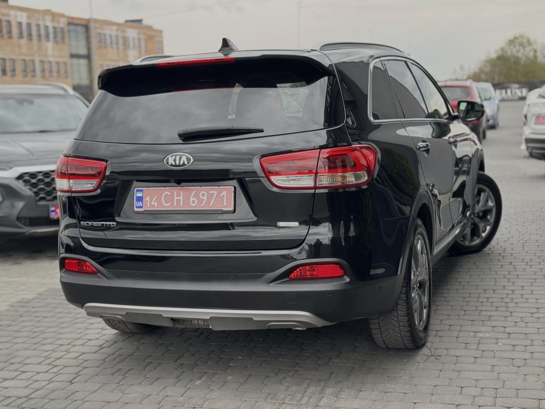Kia Sorento - фото 3