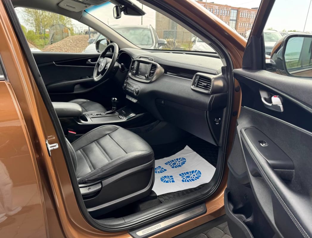 Kia Sorento - фото 7