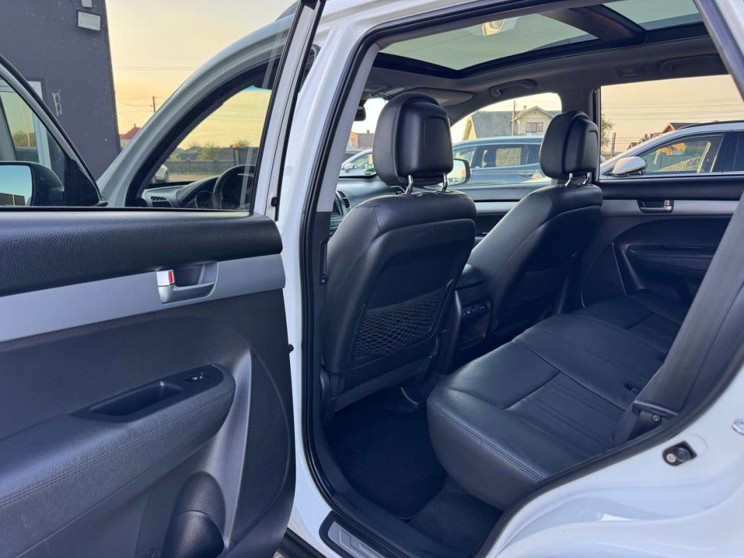 Kia Sorento - фото 6