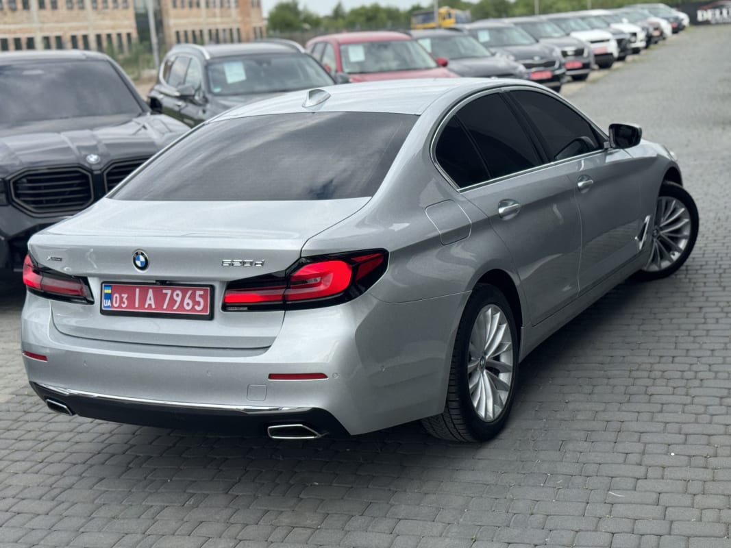BMW 5 Series Luxury line - фото 4