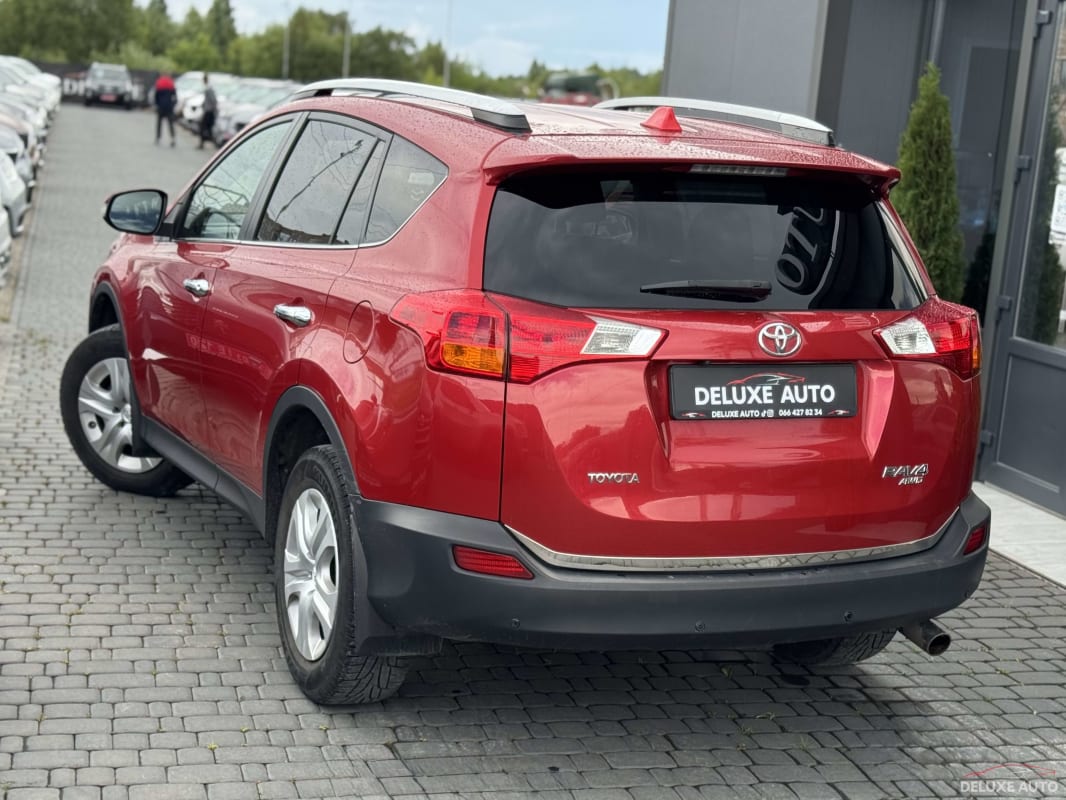 Toyota RAV4 - фото 3