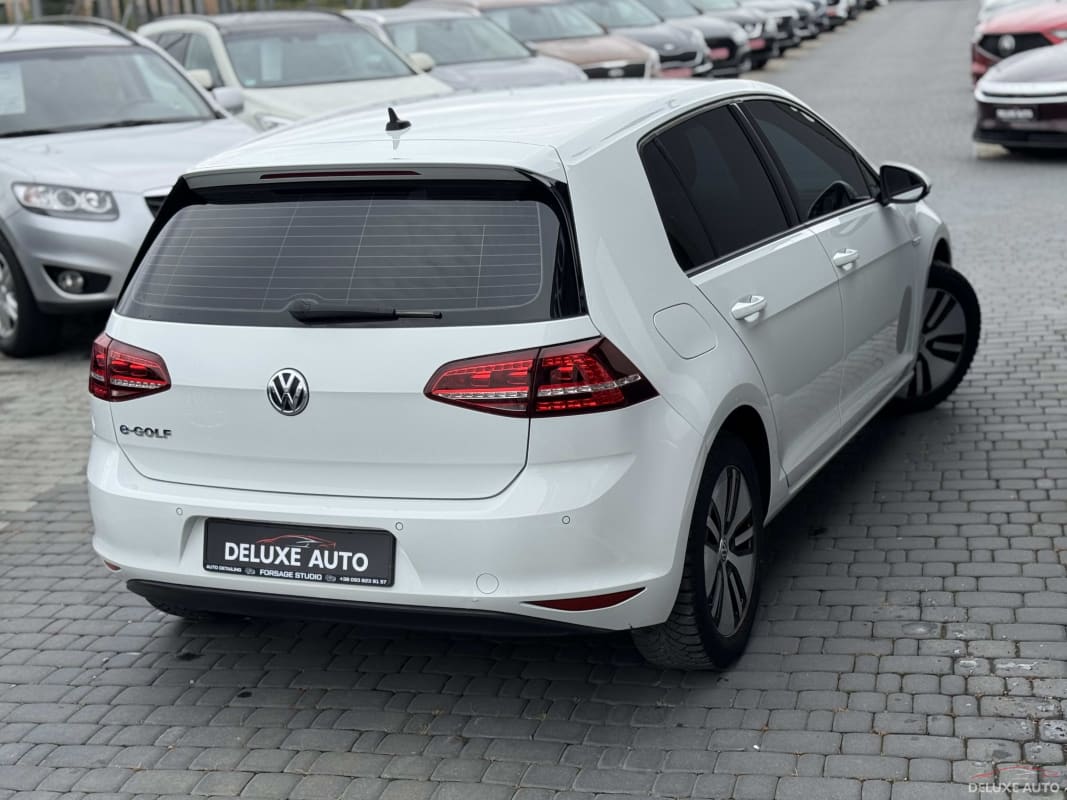 Volkswagen E-Golf - фото 2
