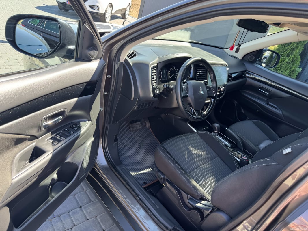 Mitsubishi Outlander - фото 6