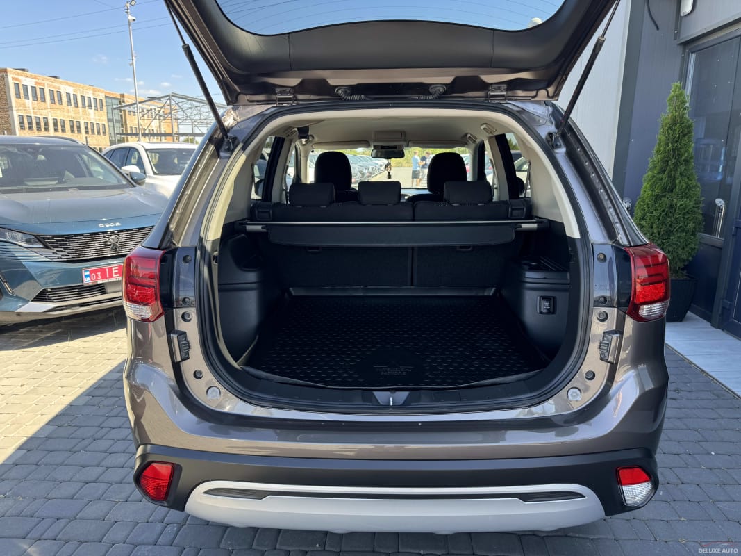 Mitsubishi Outlander - фото 9