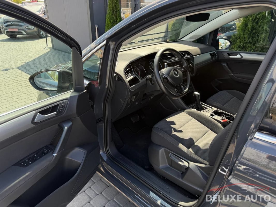Volkswagen Touran - фото 5