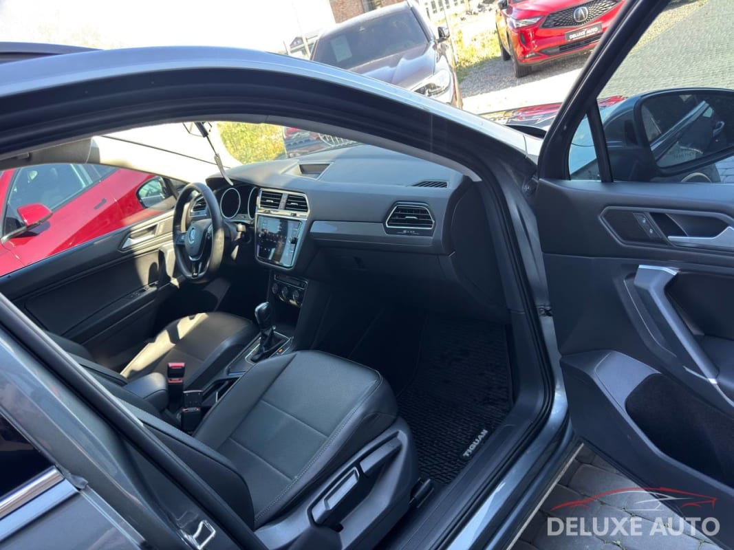 Volkswagen Tiguan - фото 8