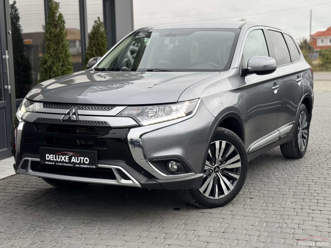 Mitsubishi Outlander - фото 1