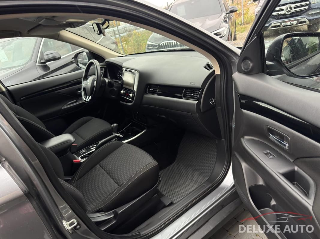 Mitsubishi Outlander - фото 8