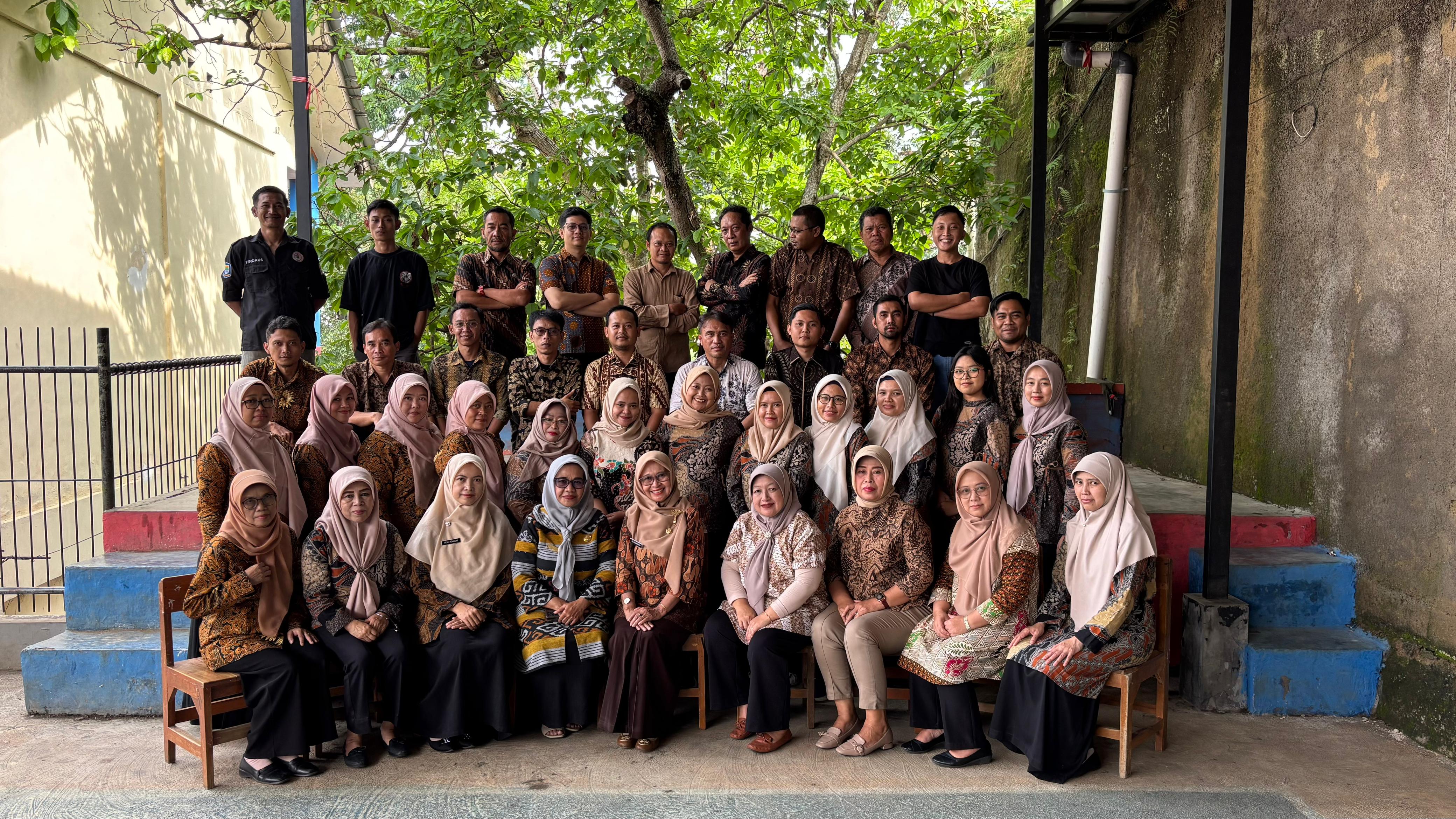 Bersama Kepala Sekolah Baru