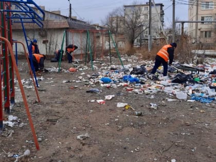 Администрация рассказала, сколько мусора оставили астраханцы после новогодней ночи