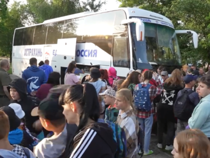 «Единая Россия» организует отдых школьников из ЛНР