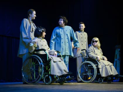 «Творить, чтобы жить»: «Ростелеком» в Волгограде поддержал театральный фестиваль инклюзивных коллективов юга России