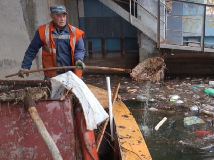 Из городских каналов вытащили принтер и полдивана