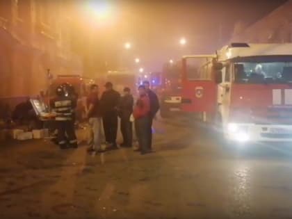 В Астрахани загорелся рынок Большие Исады