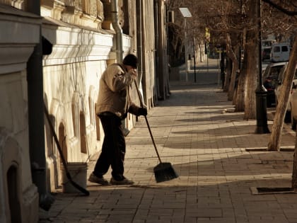 Астрахань заметает новогодние следы