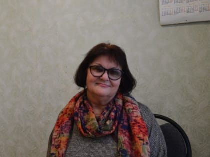 Коллектив Енотаевской музыкальной школы поздравляет коллегу с днем рождения