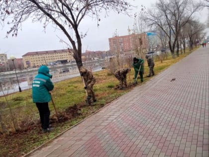 На Набережной Приволжского затона обустраивают поливочный водопровод