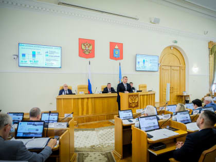 Игорь Бабушкин выступил перед депутатами с отчетом о работе правительства региона