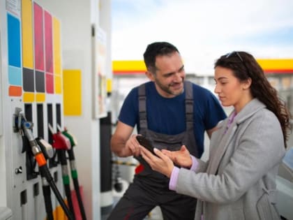 В Астрахани цены на бензин упали на пару копеек