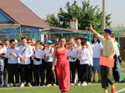 В школах Приволжского района прошли заключительные линейки и родительские собрания