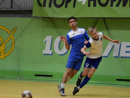 Завершился 25 юбилейный ежегодный турнир по мини-футболу на кубок Рождества