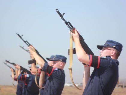 В Астраханской области простились с погибшим на СВО бойцом