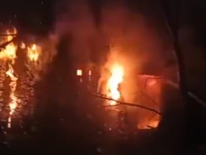 В 200 метрах от храма Святого Владимира сильный пожар
